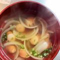 scottle12w's cooksnap of when they made 玉ねぎとウインナーでコンソメスープ.
