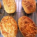 ＊かるさ＊'s cooksnap of when they made プチフランスとダダ漏れチーズフランス.