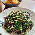 Superlittleboo's cooksnap of when they made ほうれん草と舞茸のバター炒め.