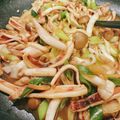 まま3366's cooksnap of when they made バター香る♪イカとしめじニンニク醤油炒め.