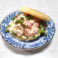 ＠迷子＠'s cooksnap of when they made 【楽めし】カニカマツナバーガー（サンド）.