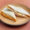 島子☆'s cooksnap of when they made 簡単！ピザ用チーズとハムのサンドイッチ.