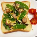 おこわだいすき※'s cooksnap of when they made スナップエンドウ×ウインナーの和トースト.