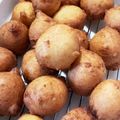 yucaffe's cooksnap of when they made もっちり きな粉の豆腐ドーナツ.