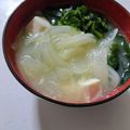 NEKOほっぺ's cooksnap of when they made 新玉ねぎと☆生わかめと☆豆腐のお味噌汁☆.