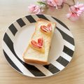 しまりすらいふ。's cooksnap of when they made ♡カニカマのハートトースト♡.