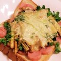 私市ビッキーズ津門巳's cooksnap of when they made 魚肉ソ揚げゴボウ貝割れ大根チーズトースト.