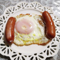 ひトみ's cooksnap of when they made 半熟目玉焼きウインナー添え.