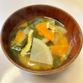 azbjbn's cooksnap of when they made 大根とわかめのみそ汁.