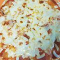 mikamikan's cooksnap of when they made ランチに簡単☆炊飯器でふんわりピザパン。.
