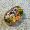 yesmama's cooksnap of when they made 彩り豊か♪カニカマとネギの卵焼き.