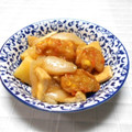 ＠迷子＠'s cooksnap of when they made じゃがいもと玉ねぎと練り物の煮物.