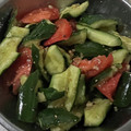 Yokchina's cooksnap of when they made 叩ききゅうりとトマトの和えたん.