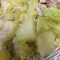 手抜きクック's cooksnap of when they made 手羽元とキャベツとじゃがいものコンソメ煮.
