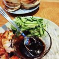 necosuke23's cooksnap of when they made 皮目パリパリチキンと餃子皮で北京ダック風.