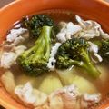 お塩と砂糖's cooksnap of when they made 新玉ねぎと豚肉とブロッコリーのスープ.
