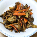 みぃくんのママ's cooksnap of when they made 作り置き黒舞茸と人参のきんぴら.