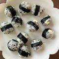 ♪USAGI♪'s cooksnap of when they made ごま塩とチーズのおにぎり.