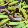 柚ゆずyuzu's cooksnap of when they made 厚切りベーコンとさつまいものきんぴら.