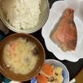 うさこママ★'s cooksnap of when they made 春の味覚✨たけのこと新わかめの味噌汁.