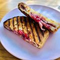 ねっちゃんっ's cooksnap of when they made クリチ＆ジャムの甘ーい♥ホットサンド.