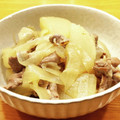 かなりんココりん's cooksnap of when they made 大根と玉ねぎの豚コマ煮.