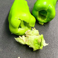 島子☆'s cooksnap of when they made 指で押すだけ～☆ピーマンの種の取り方.