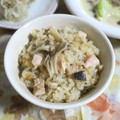 mmameco's cooksnap of when they made バターの香り⁂舞茸と焼鮭の炊き込みご飯⁂.