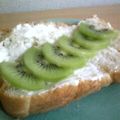 ねっちゃんっ's cooksnap of when they made キウイ★クリームチーズ☆カナッペ風.
