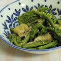 umemodoki's cooksnap of when they made タラの芽と油揚げのさっと煮.