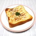 ＠迷子＠'s cooksnap of when they made 新玉ねぎ&おかかのピリ辛トースト.