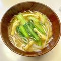 azbjbn's cooksnap of when they made もやし 小松菜 油揚げの味噌汁^^.