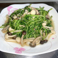 ladyoscar's cooksnap of when they made こんがりしめじと豆苗の炒めナムル.