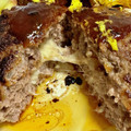262696jun's cooksnap of when they made とろ～りチーズinハンバーグ.