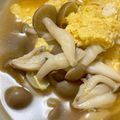 s06007's cooksnap of when they made しめじと溶き卵の味噌汁.