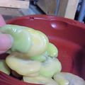 まきん家's cooksnap of when they made そらまめの皮をきれいにむく方法.