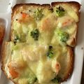 ♪USAGI♪'s cooksnap of when they made １分ホワイトソースで♪グラタントースト.