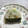 chi−ちゃん's cooksnap of when they made 大根葉&沢庵おにぎり♡決めては韓国海苔.