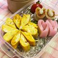 さんちゃん（╹◡╹）'s cooksnap of when they made ハート♡クローバーஐお花❀卵焼きの切り方.