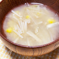 わたさな2016's cooksnap of when they made 甘さがいいね❀えのき茸とコーンのお味噌汁.