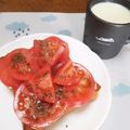 ジョングレ's cooksnap of when they made トマトに蜂蜜トースト.