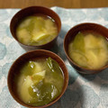 yesmama's cooksnap of when they made 簡単♪ワカメとジャガイモのお味噌汁.