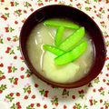 ふたごゆき's cooksnap of when they made 絹さやとじゃがいも　新玉ねぎの味噌汁.