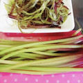 ひっこ's cooksnap of when they made 手を汚さずフキの筋むき.