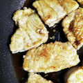 yikar1's cooksnap of when they made もうかさめのガリバタ焼き.
