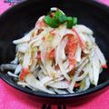 カリーナ's cooksnap of when they made 新玉ねぎとカニカマ☆おかかめんつゆサラダ.