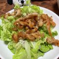 め目め's cooksnap of when they made 鶏皮カリカリ焼のせサラダ.