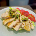 ヴェロ君's cooksnap of when they made 焼肉のタレで旨楽☆レンジ蒸し鶏でよだれ鶏.