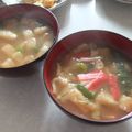 きらり流れ星's cooksnap of when they made ちくわカニカマえのきのお味噌汁.