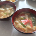 きらり流れ星's cooksnap of when they made ちくわカニカマえのきのお味噌汁.
